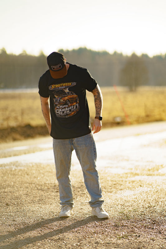 Mighty Kadett 9000 Svart T-shirt