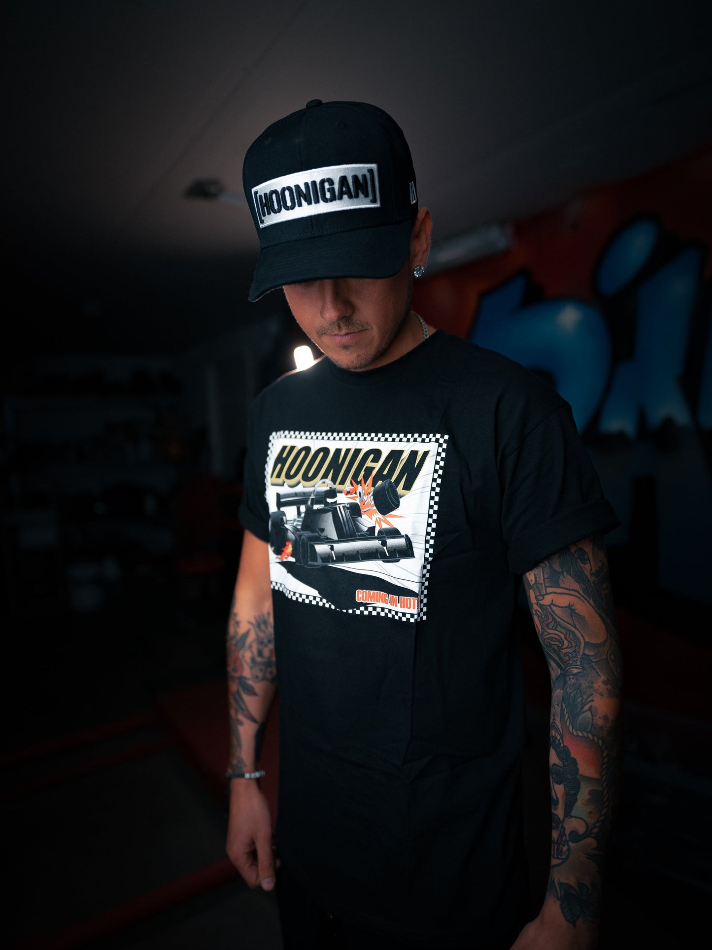 HOONIGAN COMING IN HOT T-SHIRT - SVART