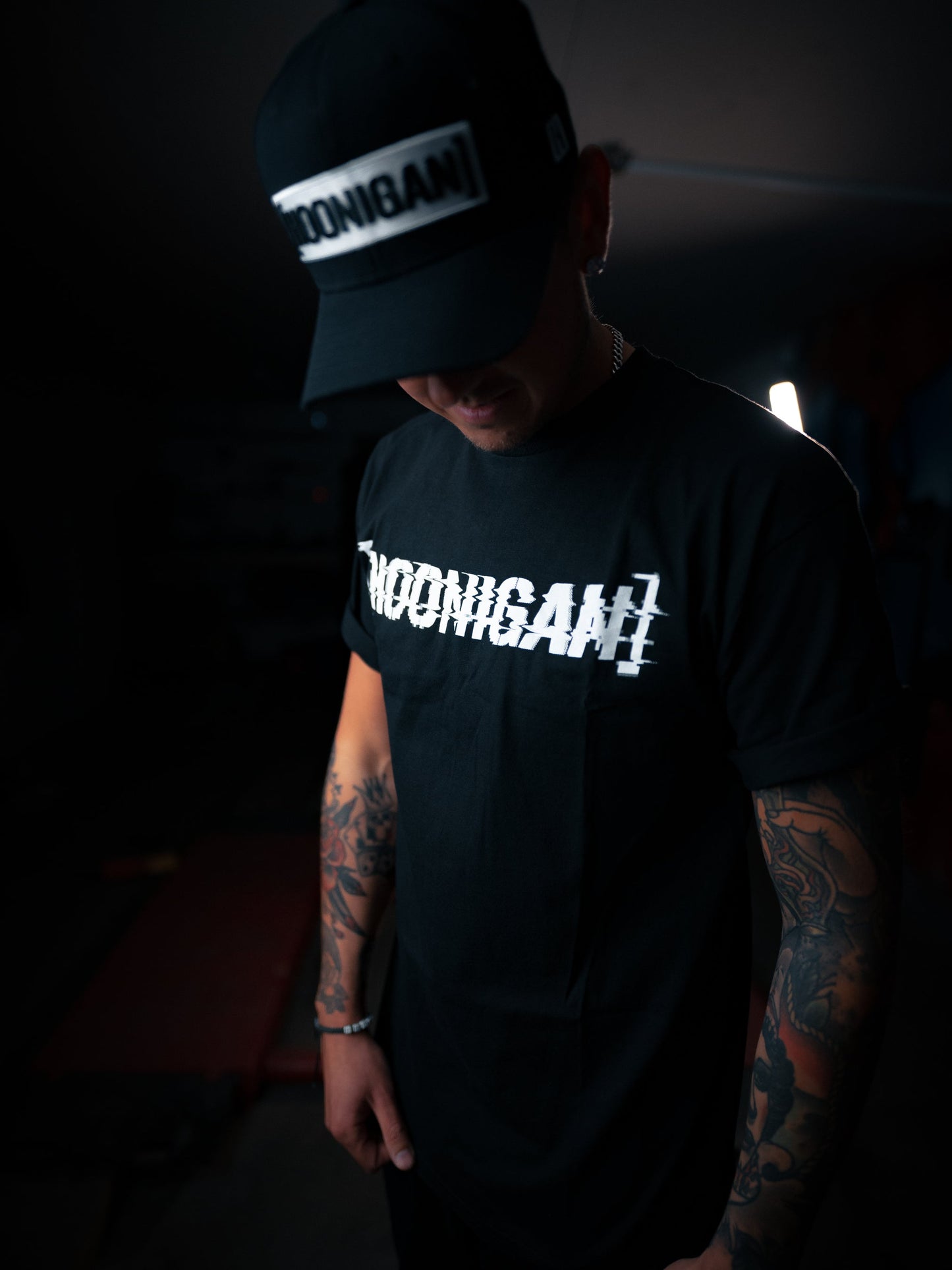 HOONIGAN GLITCH BRACKET T-SHIRT - SVART