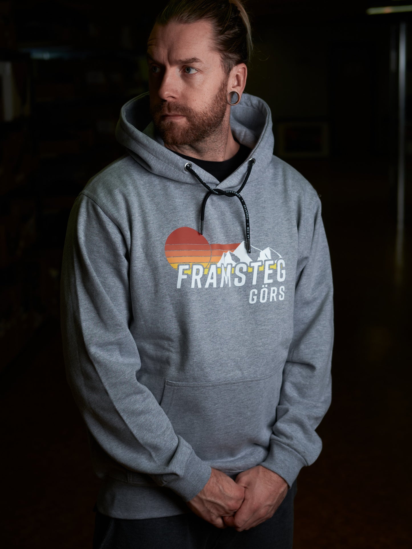 JIM OLOFSSON DRIFTING / JOD HOODIE - FRAMSTEG GÖRS - GREY